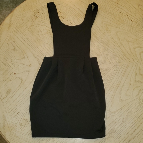 Dresses & Skirts - 🔥2/$10 NWOT Suspender dress